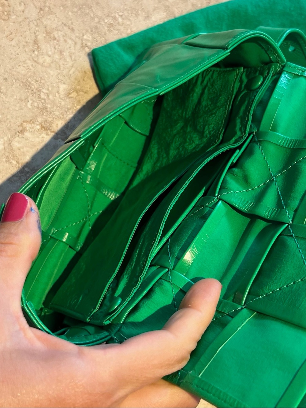 Bottega Veneta Green Intrecciato Nappa Crossbody Bag - Picture 3 of 5